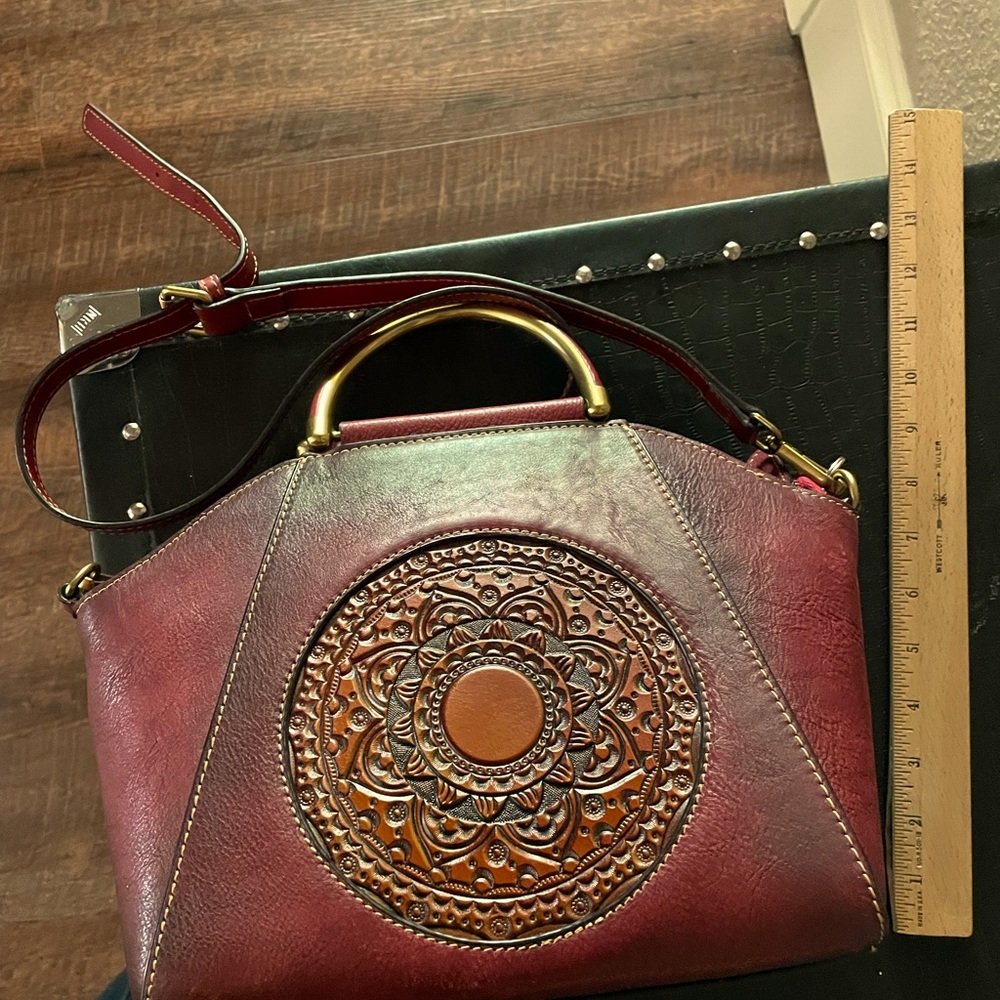 Nice Leather DeLory purse